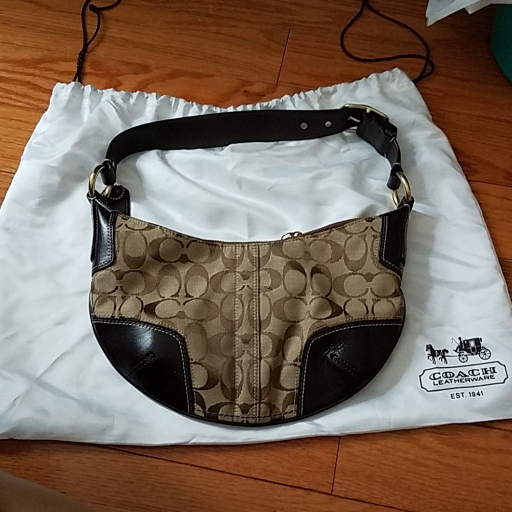 Classic Coach monogram hobo bag / purse, Brown / Tan